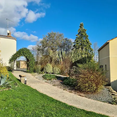Сasa de vacaciones La Maneliere 1 Familial De Campagne A 10 Min Du Puy Dufou