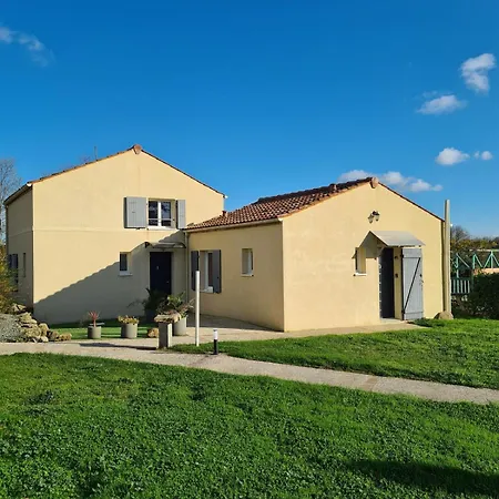 La Maneliere 1 Familial De Campagne A 10 Min Du Puy Dufou Сasa de vacaciones Saint-Michel-Mont-Mercure